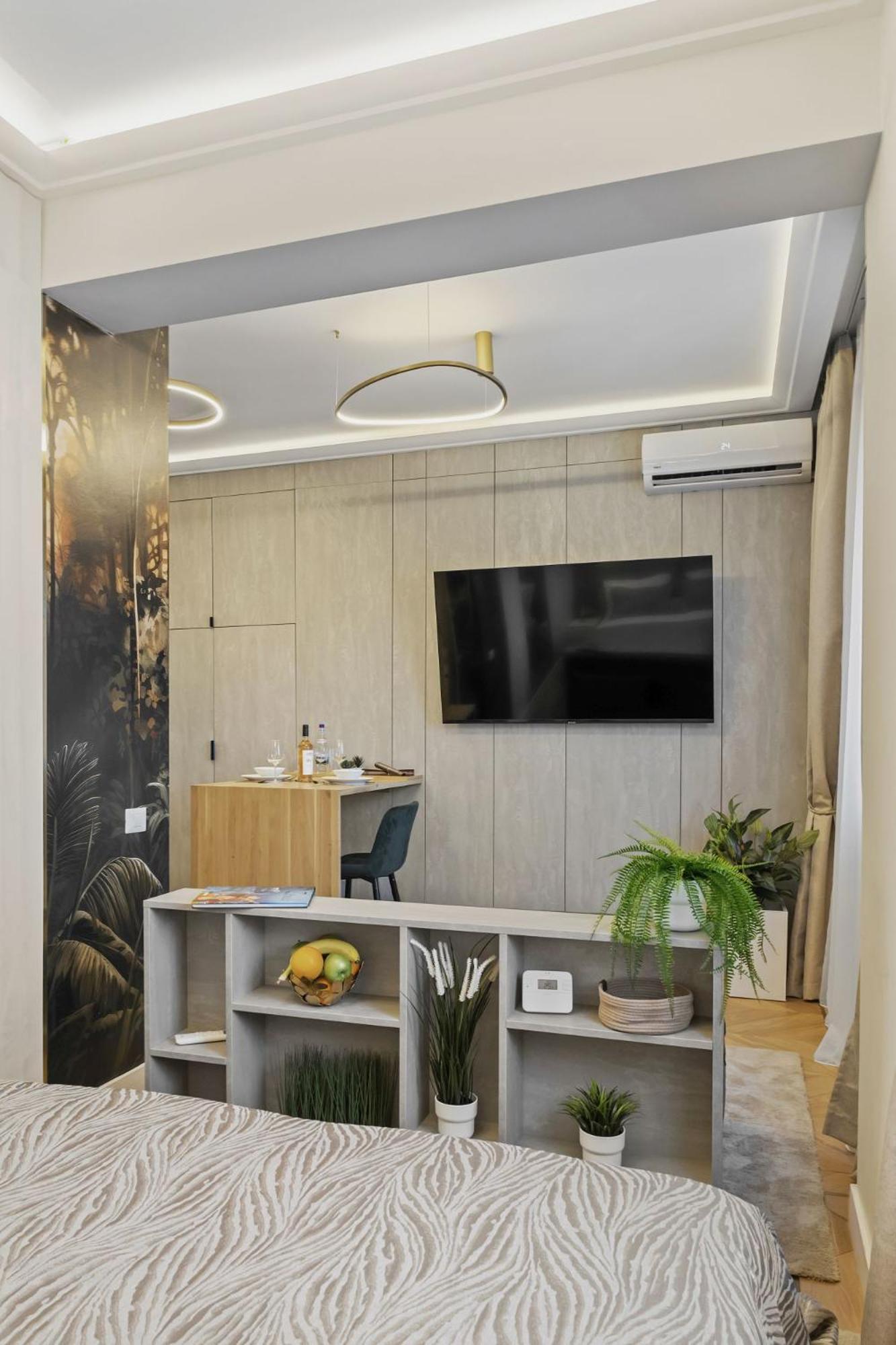 Studio Jungle Breath - City Centre Bucarest Extérieur photo